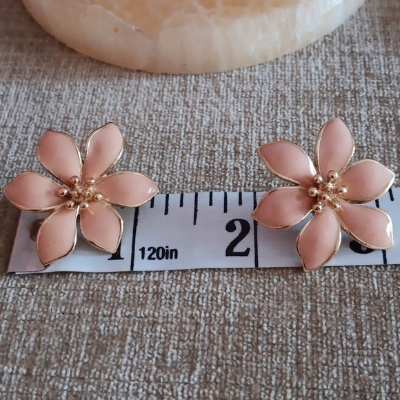 Gold Tone Salmon Enamel Flower Post Earrings - Picture 4 of 9